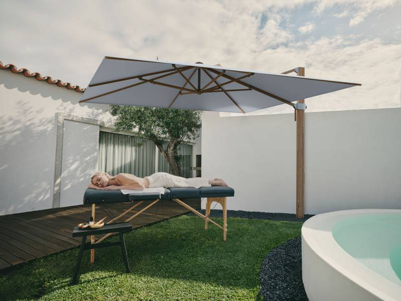 Parasol en bois majestueux, collection AURA par Glatz