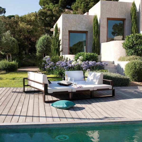 Balancelle iconique, confortable et unique, collection Kama par EGO PARIS à Antibes