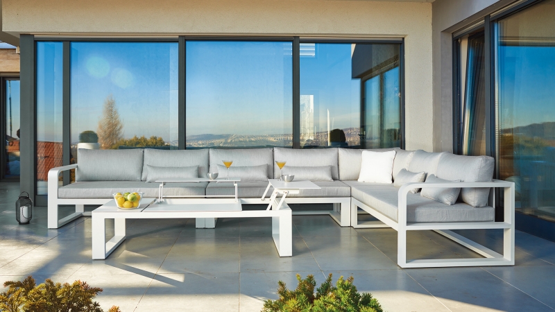 Ensemble de jardin blanc de la collection Fermo à Antibes