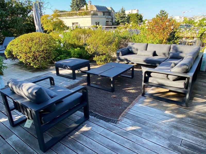 Coin salon collection Fermo-Curve sur un toit terrasse à Neuilly-sur-Seine