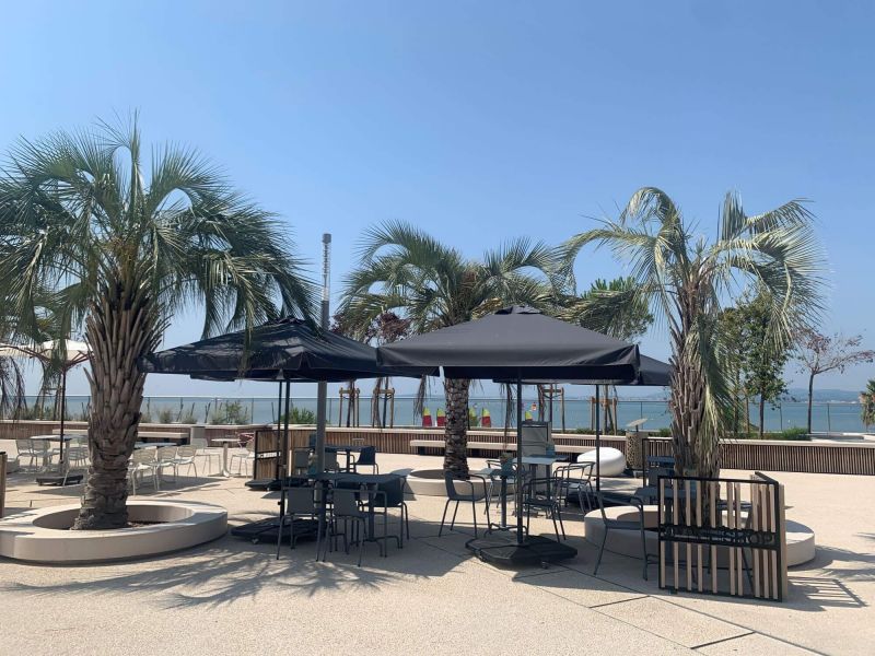 Parasol Eolo par Ezpeleta à Cap3000