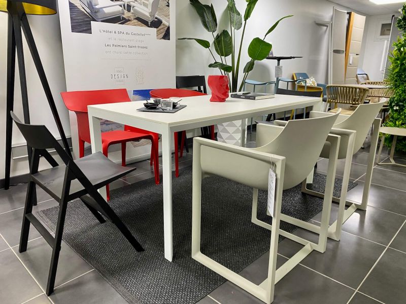 Ensemble de repas par Vondom