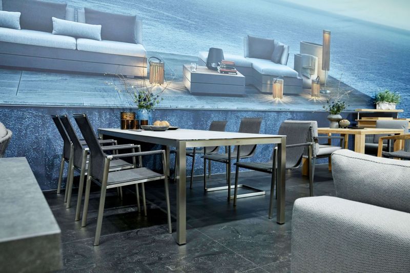 Table de repas fonction extensible en inox avec plateau au choix disponible dans de nombreuses dimensions par Solpuri à Biarritz