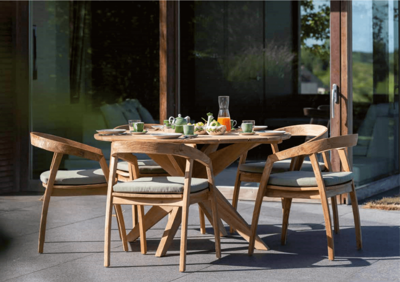 Fauteuil de repas design en teck collection Jakarta par Gescova à Toulon