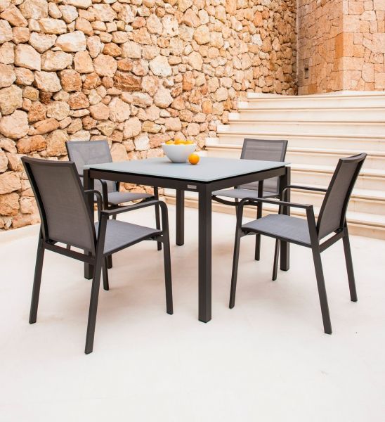 Table de jardin en aluminium thermo laqué avec plateau au choix collection Lugo par Jati & Kebon à Biarritz