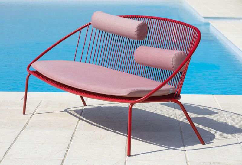 Canapé deux places en acier galvanisé collection Aria par Vermobil à Biarritz