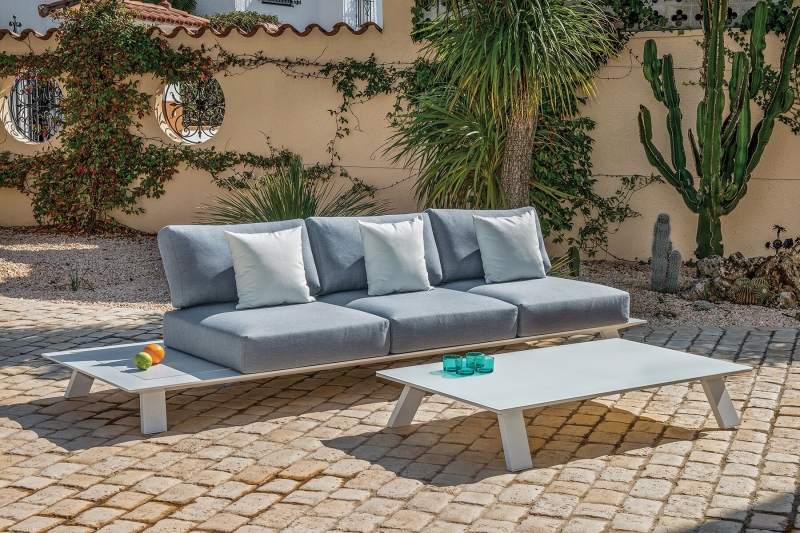 Salon de jardin modulable de la collection Neverland par Selection à Nice