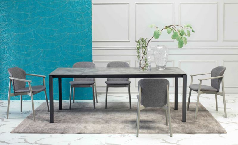 Table de repas extensible de la collection PRANZO Anthracite et plateau HPL Gris effet ciment