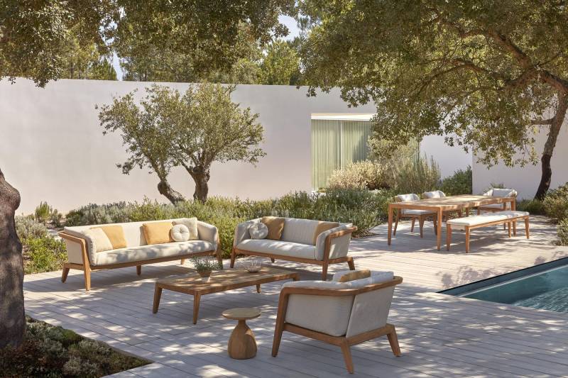 Canapé 2 ou 3 places entièrement en teck et confortable, collection Sunrise par MANUTTI à Nice